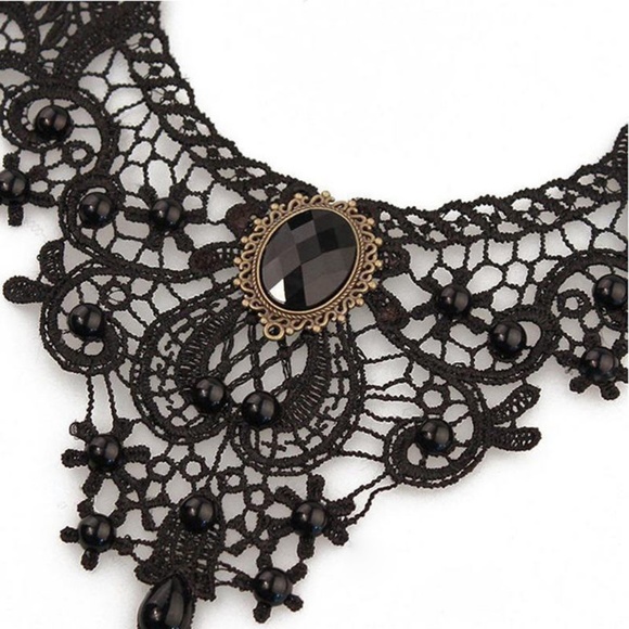 Black Crochet Victorian Gothic Bib Choker Necklace - Picture 3 of 6